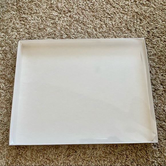 White gift box with clear lid - Picture 4 of 4